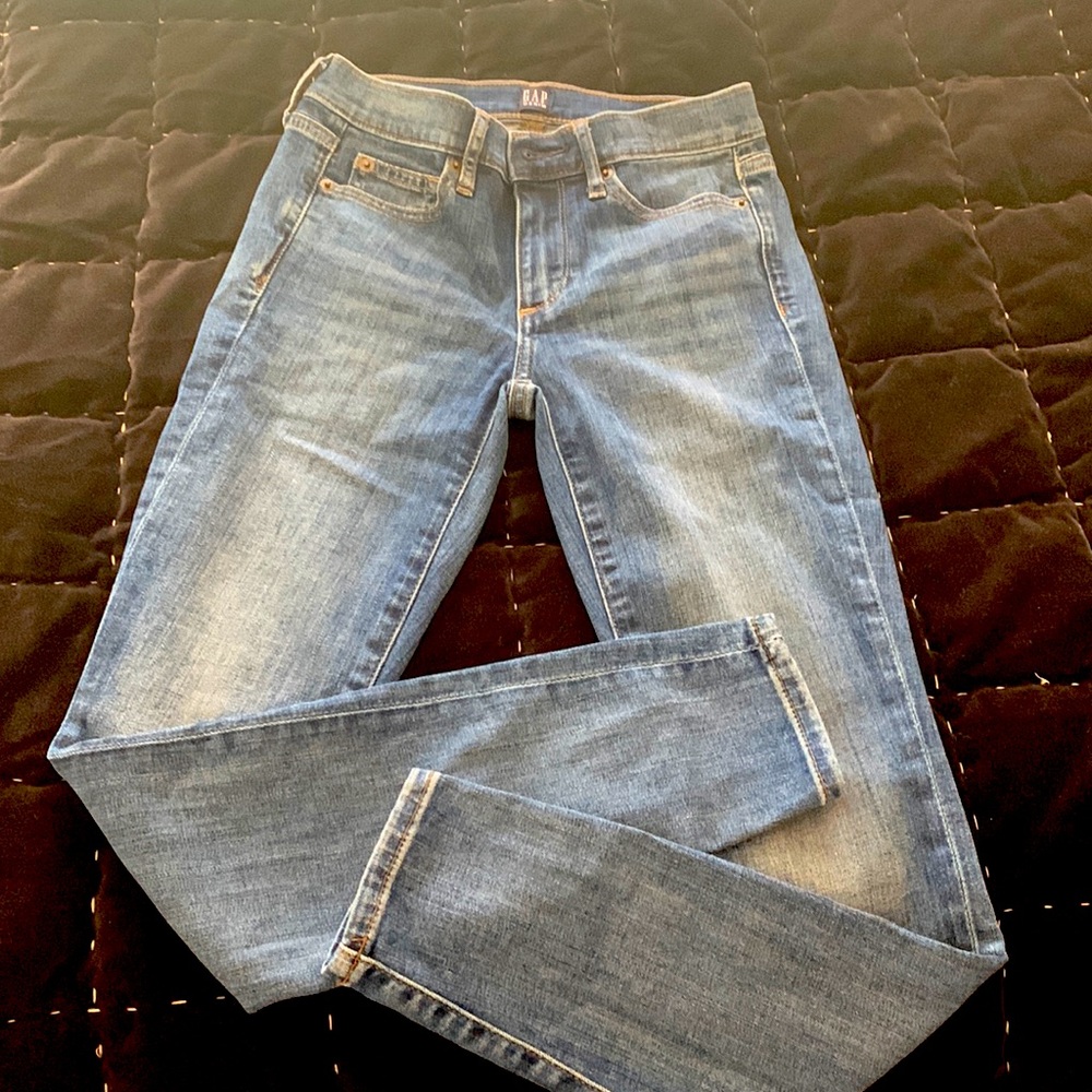 Gap True Skinny 25s